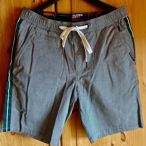 Superdry shorts str 30