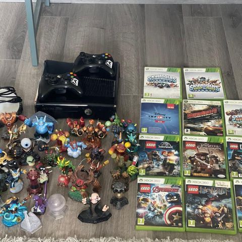 Xbox 360 med mange spill,skylandere, porter, kontroller og kabler