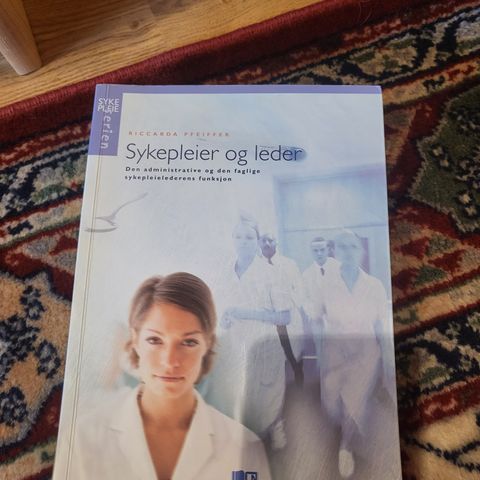 Sykepleier og leder