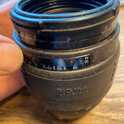 Eldre Sigma 70mm/f4-5,6, til Canom