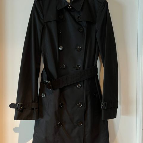 Ny Burberry Queensbury Trench Sort str. 34