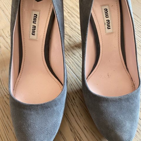 MiuMiu semskede pumps