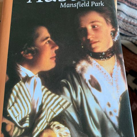 Jane Austen sin bok Mansfield Park til salgs.