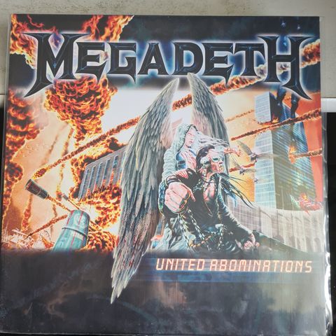 Megadeth  -Frakt 99,- Norgespakke! + 2600 Lper ute på finn!
