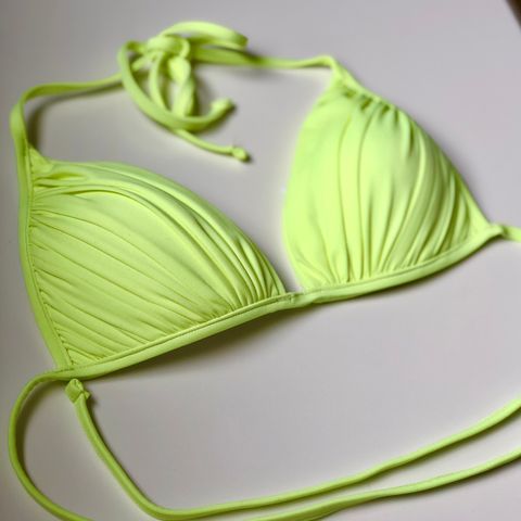 Bikini overdel fra Only, str S