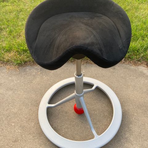 Eksklusiv Backapp stol (ergonomisk, dyr og nesten strøken)