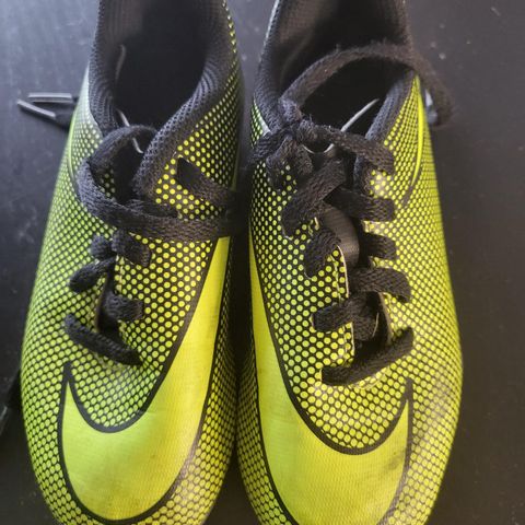 Fotball sko Nike str 28