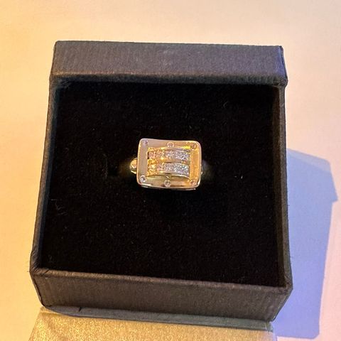Nydelig diamant ring 18k 0,36ct taksert på 18.500kr
