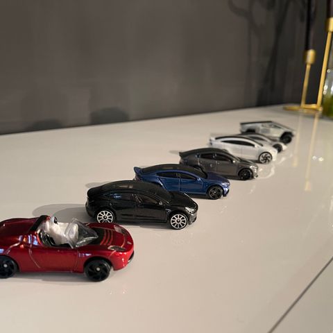 Tesla kolleksjon ( hot wheels)