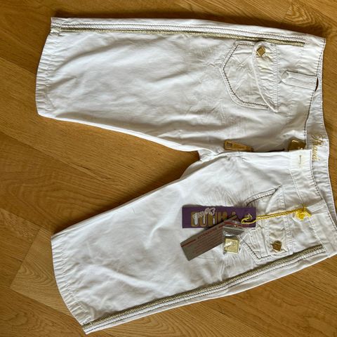 Phard shorts / kort bukse str 32 kr 150,-