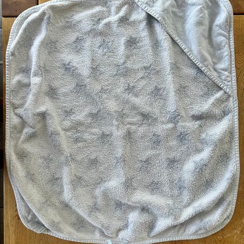 Lite brukt babyhåndkle fra Gant selges