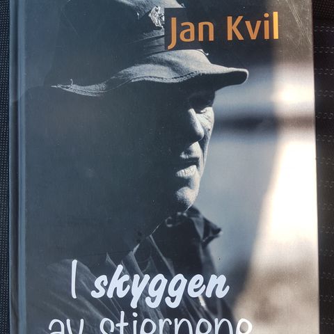 I skyggen av stjernene  Av  Jan Kvil