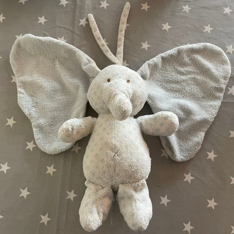 Teddy Baby elefant spilledåse med store ører fra Teddykompaniet