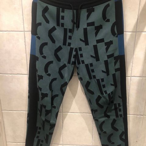 Ny og ubrukt Kenzo joggebukse i str. S/M.  2800kr.