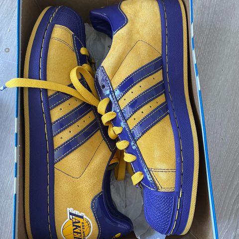 Adidas Superstar Lakers 42 2/3