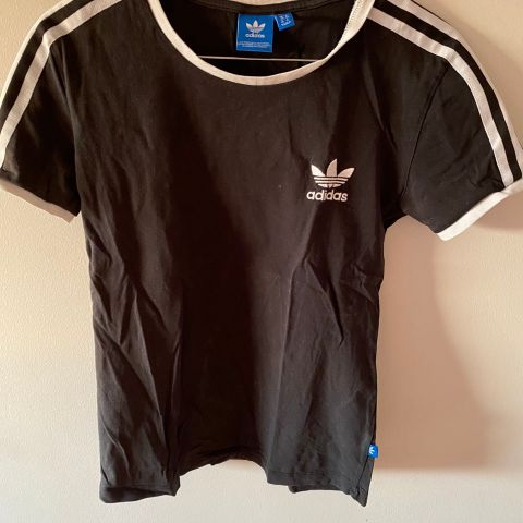 Addidas t-skjorte