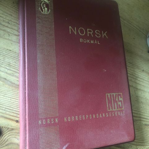 Norsk bokmål. NKS. Utgitt 1950-tallet