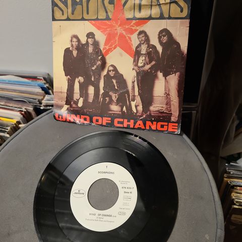 Scorpions wind of change/restless nights 7" single