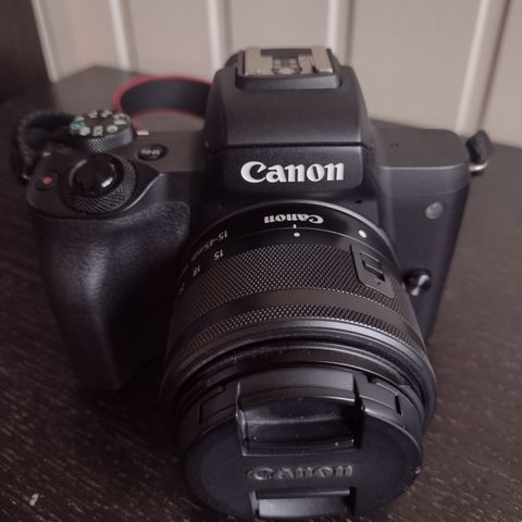Canon EOS M50 med utstyr - Lite brukt og i topp stand!