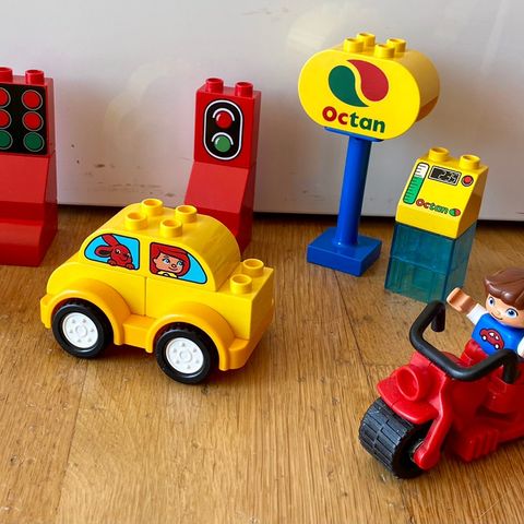 Lego Duplo biler og motorsykkel