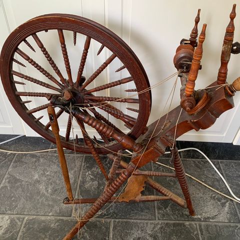 Eldre Rokk (Spinning Wheel)