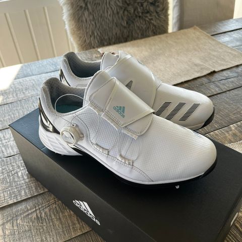 Adidas golf sko, kun prøvd inne på simulator