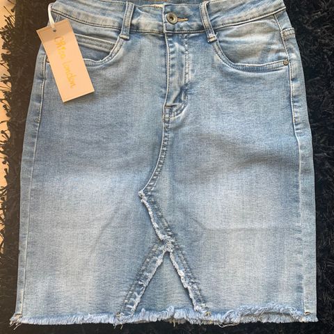 Jeans skjørt, Chica London, Strl 34