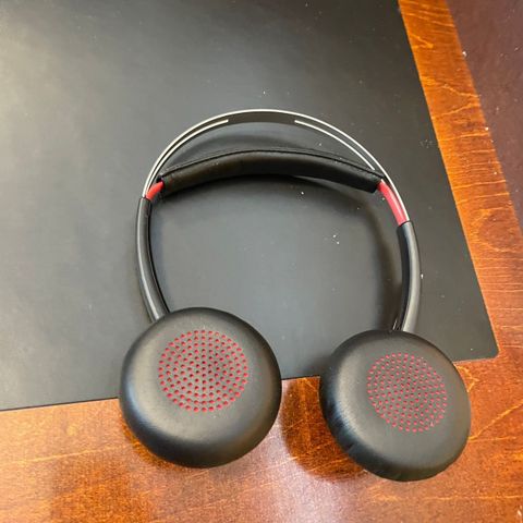 Plantronics Voyager Focus UC - Bluetooth, aktiv støydemping, hodesett, trådløs