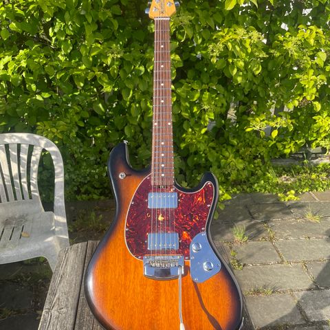 Music Man StingRay Guitar RW Vintage Tobacco