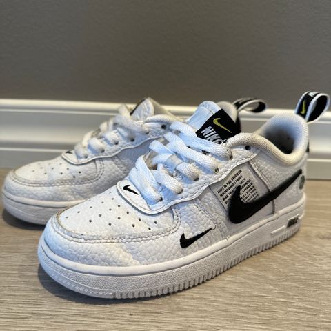 Nike Air Force 1 Low Utility str 28