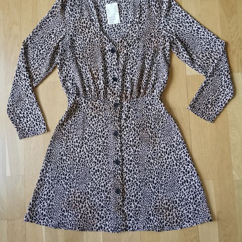 Ny kort kjole / tunika fra H&M i str 40, leopard-mønster