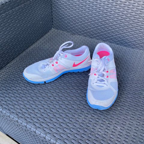 Nike sko US 9/ EUR 40.5