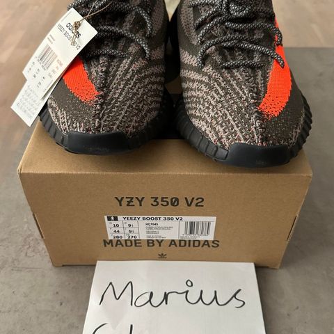 Yeezy Carbon Beluga str 44