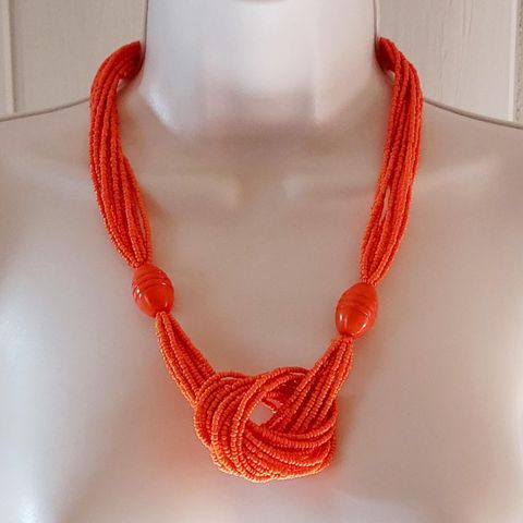 VINTAGE SEED BEAD NECKLACE.USA.