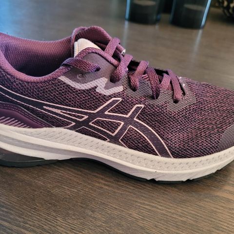 ASICS JOGGESKO 34,5