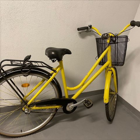 Biltema- sykkel med kurv-  city bicycle
