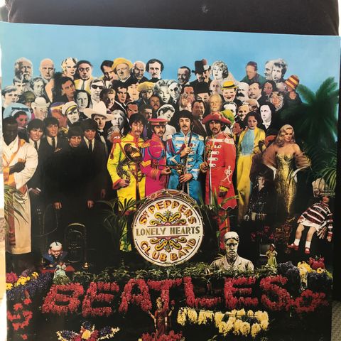 Beatles - St. Peppers lonely hearts club band RP 2012