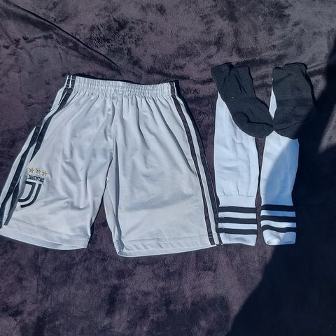 Juventus fotball shorts.  Legger ved helt nye fotballstrømper.