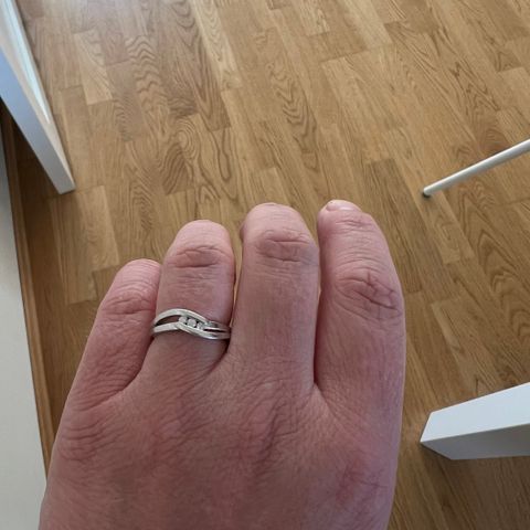 Diamant ring i hvitt gull