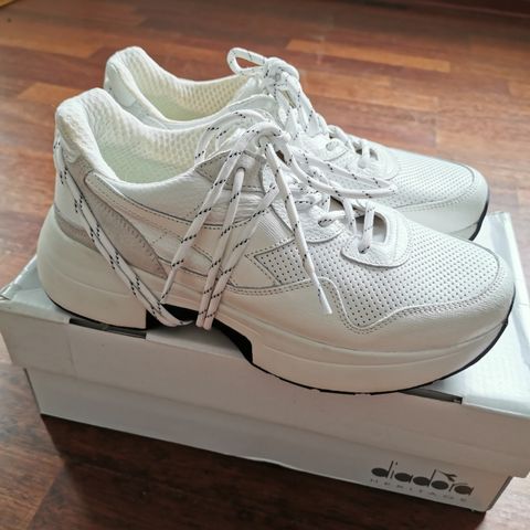 Diadora heritage sneakers størrelse 40