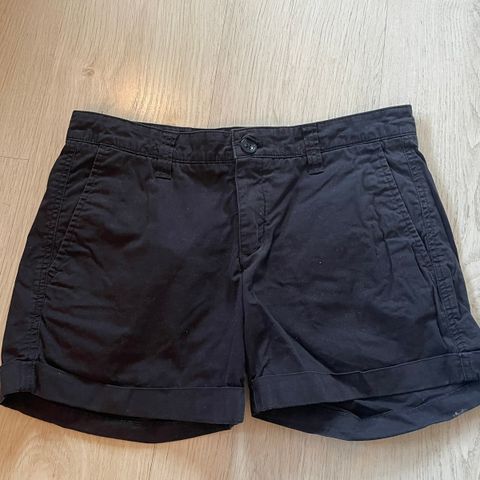 Peak Performance shorts str. 28