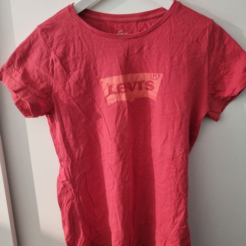 Levis T-skjorter str. Medium