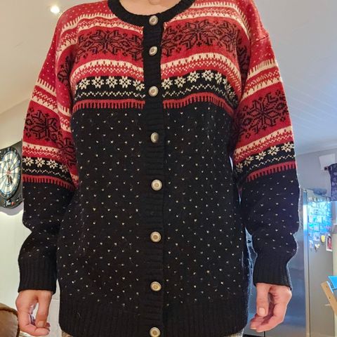 Nydelig Remain 100% ulljakke cardigan, str L