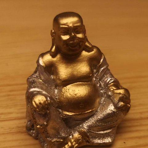 🌿💛🧡💛🌿🧘♀️♀️Liten Sølv/Gull Buddha🧘♀️♀️🌿🌿💛🧡💛🌿🌿