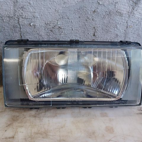 Volvo 740/760 frontlykter  83-89