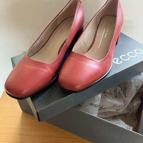 ECCO PUMPS