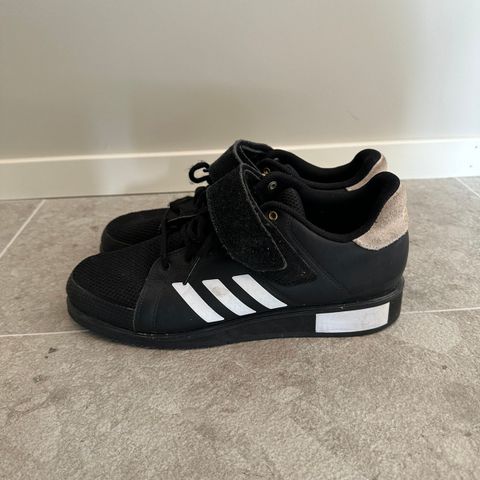 Vektløftersko Adidas - lite brukt