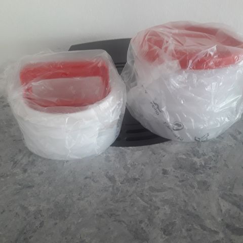 Tupperware hamburgerpresse + 4 bokser