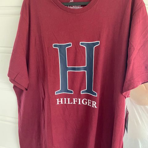 T skjorte Tommy Hilfiger L-XL