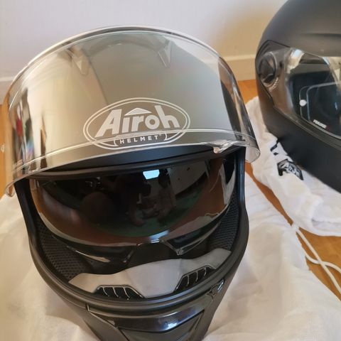 2 MC helmet Airoh